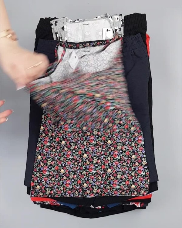 Фотография  560 - Летний микс CALZEDONIA, 50 шт, ЛОТ №4073 оптом в Кемерово и Кемеровской области