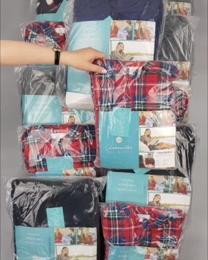 Фотография 963 - Халаты, комбинезоны (семейный) СТОК CAN#10 кг, ЛОТ №4451 оптом в Кемерово и Кемеровской области