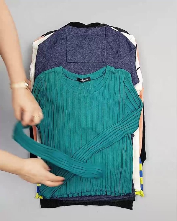 Фотография  934 - Джемпера легкие Корея#20 шт, ЛОТ №5081 оптом в Кемерово и Кемеровской области