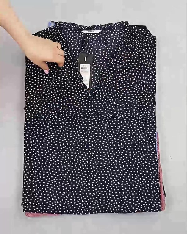 Фотография  890 - Блузки Bestseller 44#5 кг, ЛОТ №6084 оптом в Кемерово и Кемеровской области