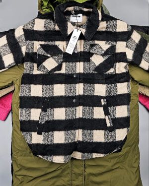 Купить Верхняя одежда BESTSELLER Дания#12 кг, ЛОТ №5189 оптом в Кемерово и Кемеровской области