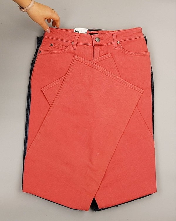 Фотография  958 - Джинсы LEE м/ж#7,9 кг, ЛОТ №7032 оптом в Кемерово и Кемеровской области