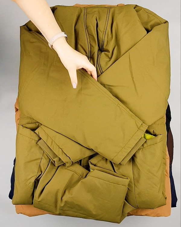 Фотография  965 - Верхняя одежда Дания#9,9 кг, ЛОТ №7057 оптом в Кемерово и Кемеровской области