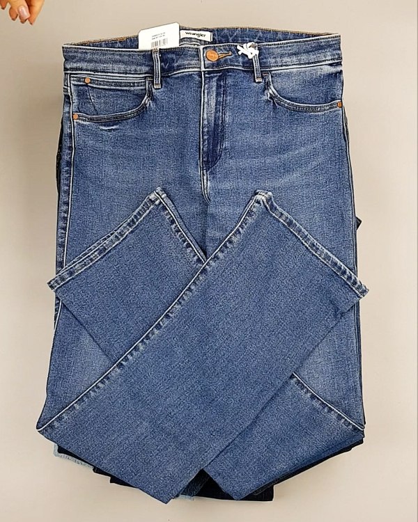 Фотография  380 - Джинсы WRANGLER м/ж#8,1 кг, ЛОТ №7011 оптом в Кемерово и Кемеровской области