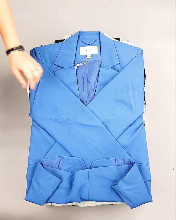 Фотография  410 - Bestseller Winter mix 104#15 кг, ЛОТ №7343 оптом в Кемерово и Кемеровской области