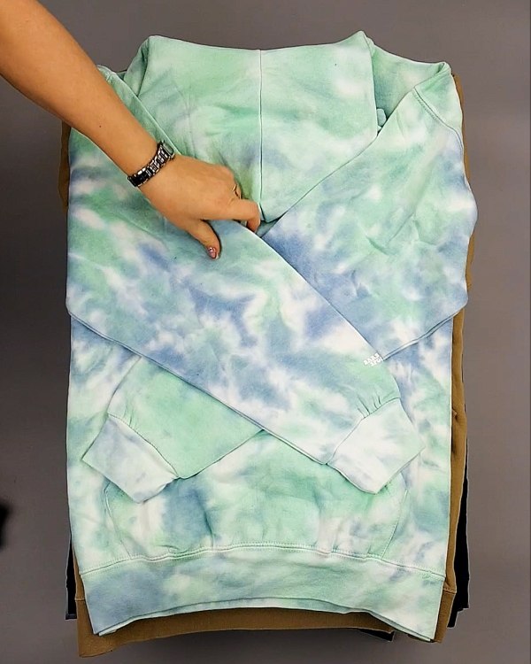 Фотография  385 - Толстовки СТОК CAN 0424#10 кг, ЛОТ №7447 оптом в Кемерово и Кемеровской области