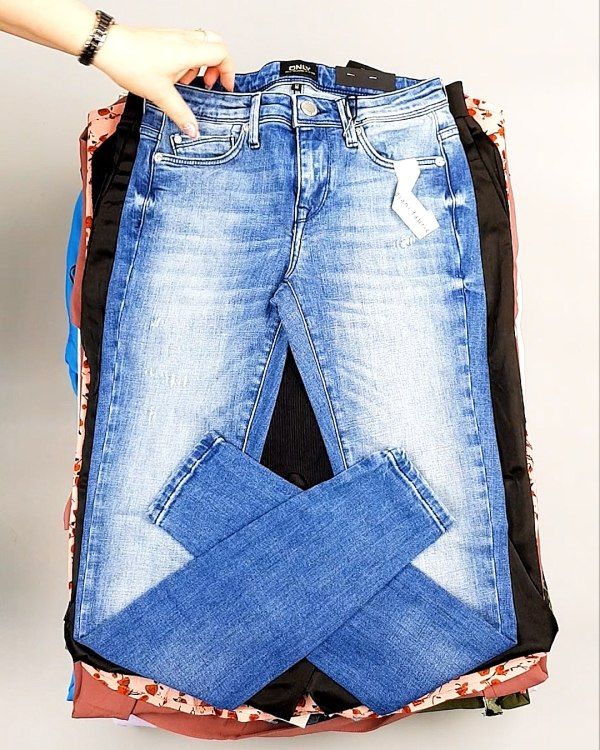 Фотография  118 - Bestseller Summer mix 104#15 кг, ЛОТ №7495 оптом в Кемерово и Кемеровской области