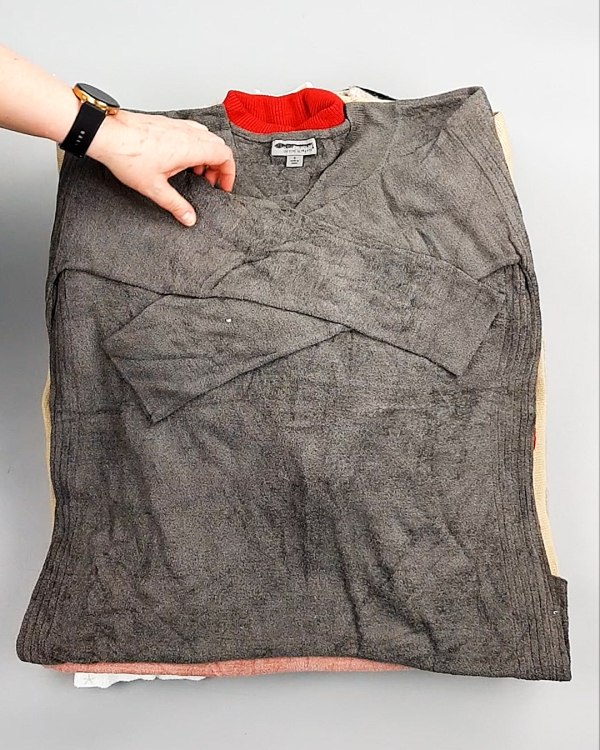 Фотография  373 - Джемпера СТОК CAN 084#7 кг, ЛОТ №7649 оптом в Кемерово и Кемеровской области