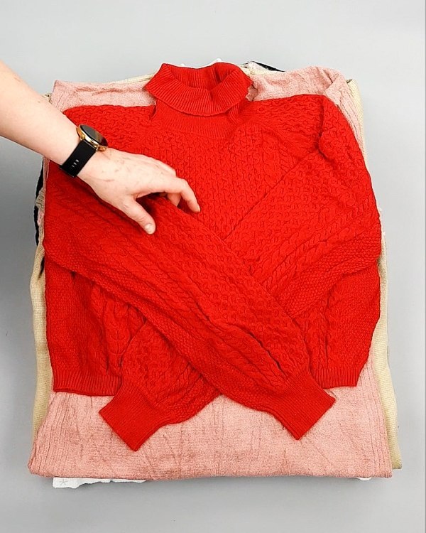 Фотография  924 - Джемпера СТОК CAN 084#7 кг, ЛОТ №7649 оптом в Кемерово и Кемеровской области