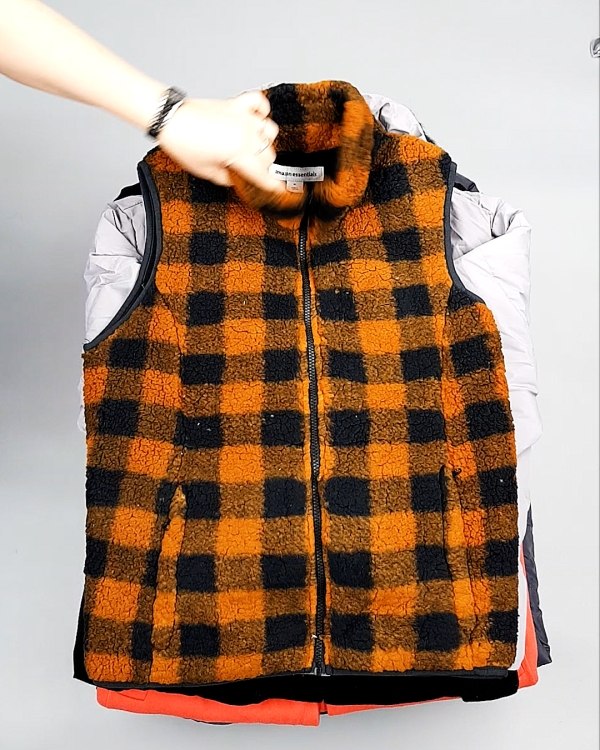 Фотография  949 - Верхняя одежда AMAZON жен 015#10 кг, ЛОТ №7712 оптом в Кемерово и Кемеровской области