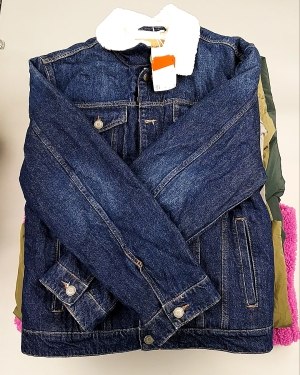 Купить Верхняя одежда м/ж C&A 025#10 кг оптом в Кемерово и Кемеровской области