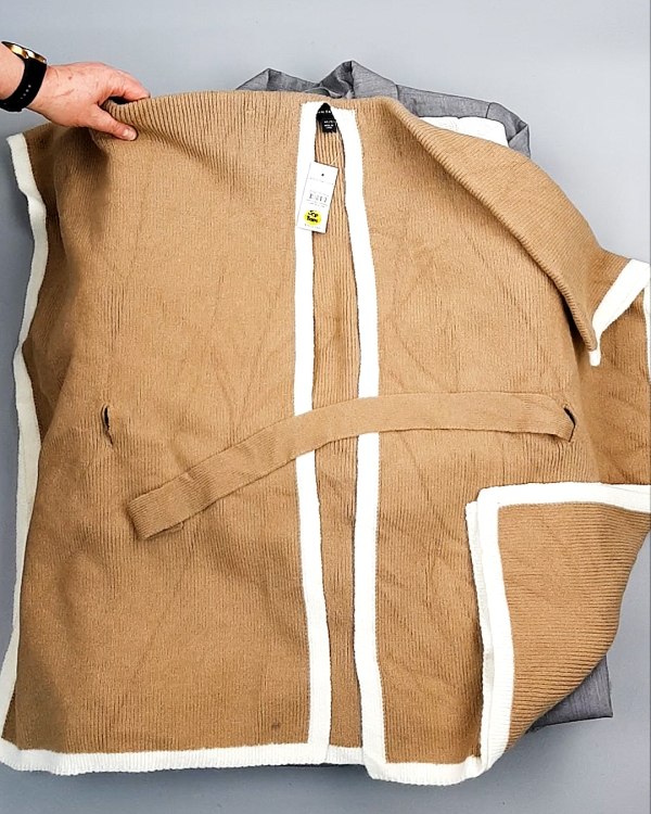 Фотография  395 - Кардиганы СТОК CAN 084#7 кг, ЛОТ №7673 оптом в Кемерово и Кемеровской области