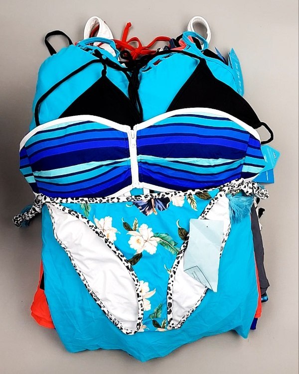 Фотография  975 - Купальники СТОК CAN 124#5 кг, ЛОТ №7690 оптом в Кемерово и Кемеровской области