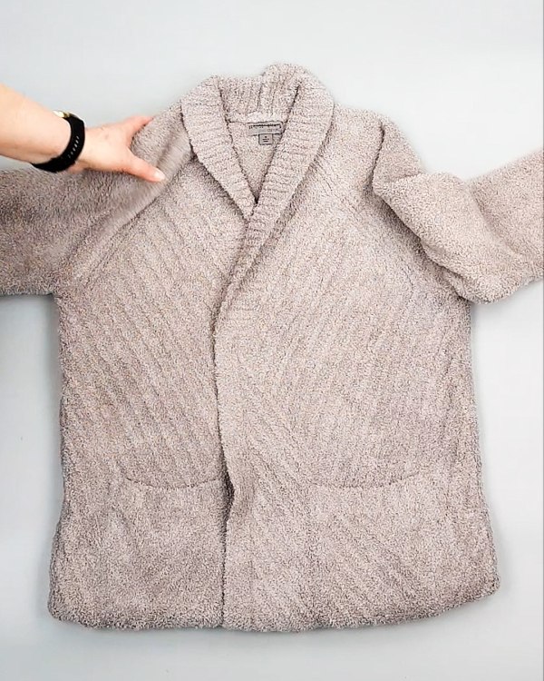 Фотография  784 - Кардиганы СТОК CAN 084#7 кг, ЛОТ №7673 оптом в Кемерово и Кемеровской области