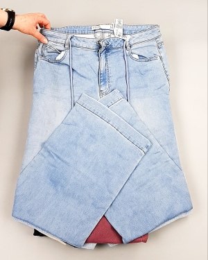 Фотография  724 - Джинсы NEXT Women#10 кг, ЛОТ №8034 оптом в Кемерово и Кемеровской области