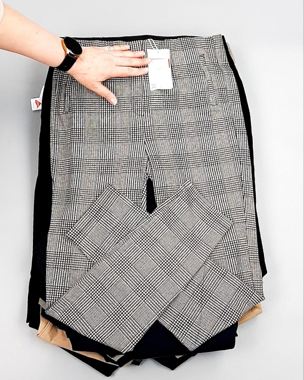 Фотография  843 - Брюки женские лето C&A 025#10 кг, ЛОТ №7892 оптом в Кемерово и Кемеровской области