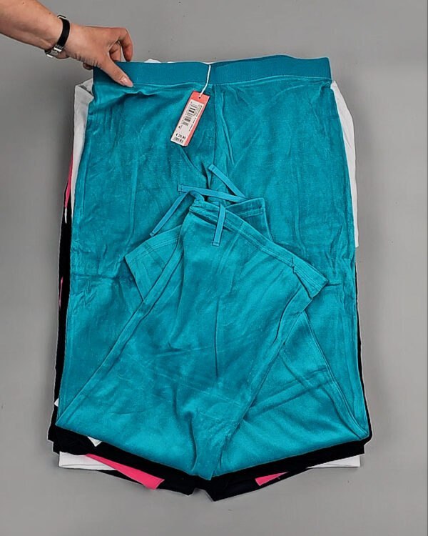 Фотография  399 - Спортивные костюмы  AD83#4 шт, ЛОТ №8637 оптом в Кемерово и Кемеровской области