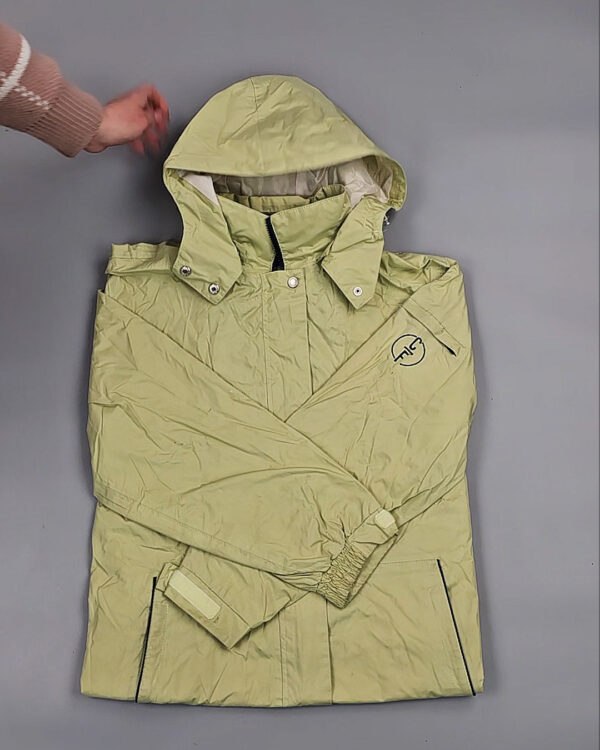 Фотография  872 - Ветровки женские#25 кг, ЛОТ № ВК0086 оптом в Кемерово и Кемеровской области