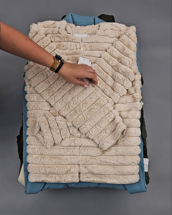 Фотография  424 - Верхняя одежда VILA 104#10 кг, ЛОТ СТ-9320 оптом в Кемерово и Кемеровской области