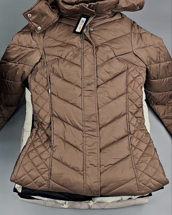 Фотография  623 - Верхняя одежда женская CAN 104#15 кг, ЛОТ СТ-9350 оптом в Кемерово и Кемеровской области