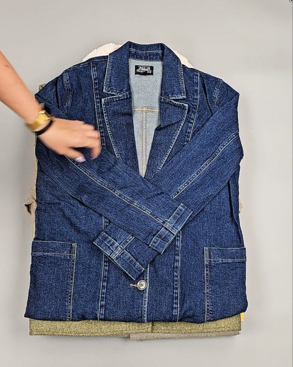 Фотография  801 - Ветровки женские CAN 104#12,5 кг, ЛОТ СТ-9404 оптом в Кемерово и Кемеровской области