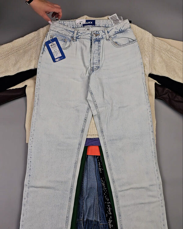 Фотография  410 - JACK JONES Women Winter mix 075 #15 кг, ЛОТ СТ-9962 оптом в Кемерово и Кемеровской области