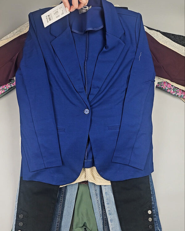 Фотография  396 - DK+Bestseller Winter mix 064#9,2 кг, ЛОТ СТ-10090 оптом в Кемерово и Кемеровской области